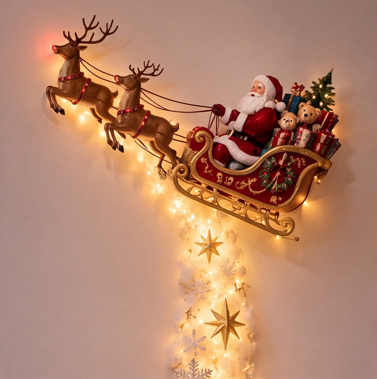 Sleigh | Close-up of Santa's sleigh and reindeer